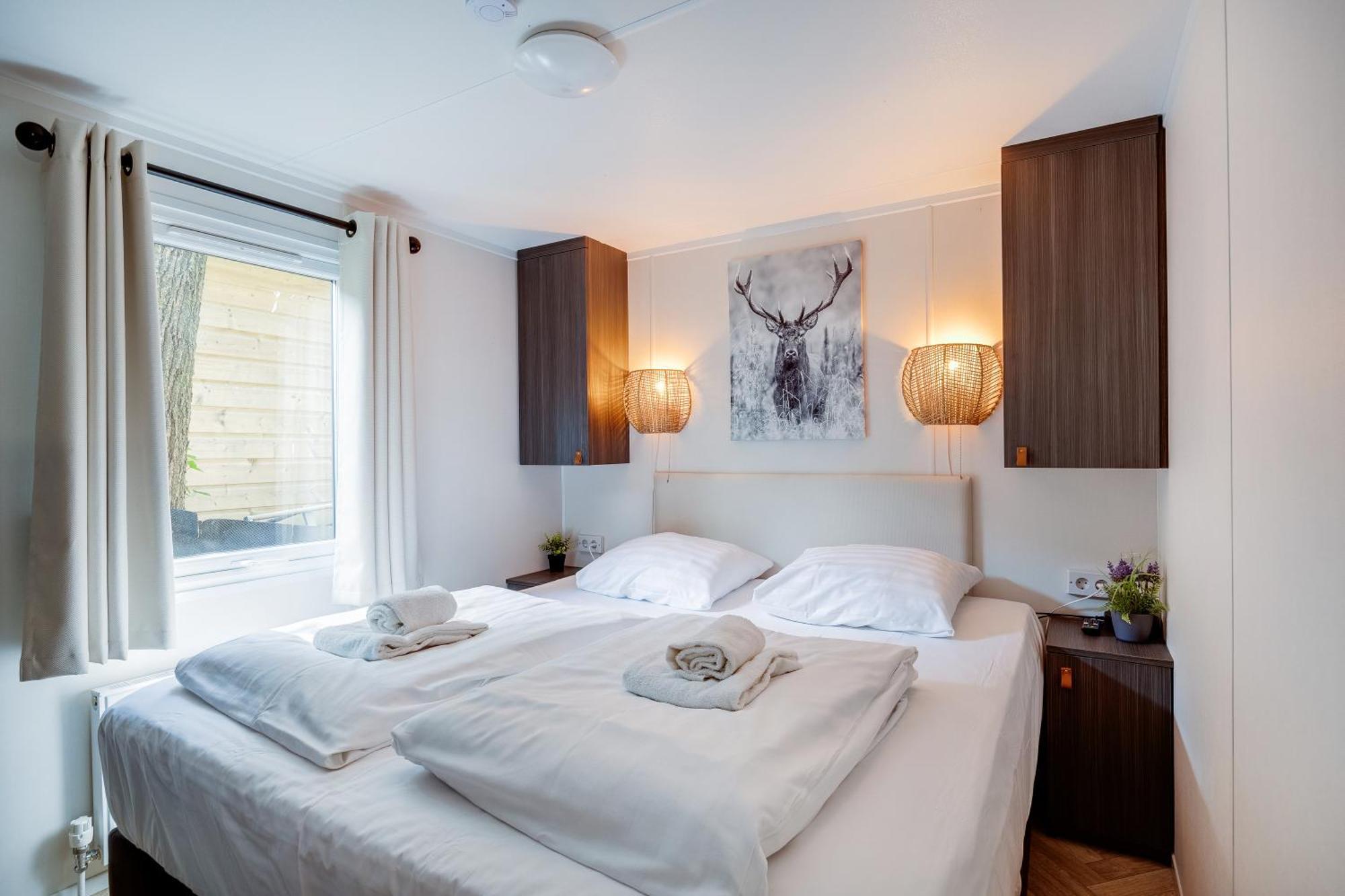 Veluwe Hoenderloo Luxury Chalet With Private Sauna And Hot Tub - Swimming Pool Tennis Court Supermarket Bowling Alley Theatre And Entertainment For Children Exterior foto